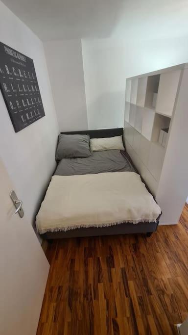 Cozy Right Next To The Castel