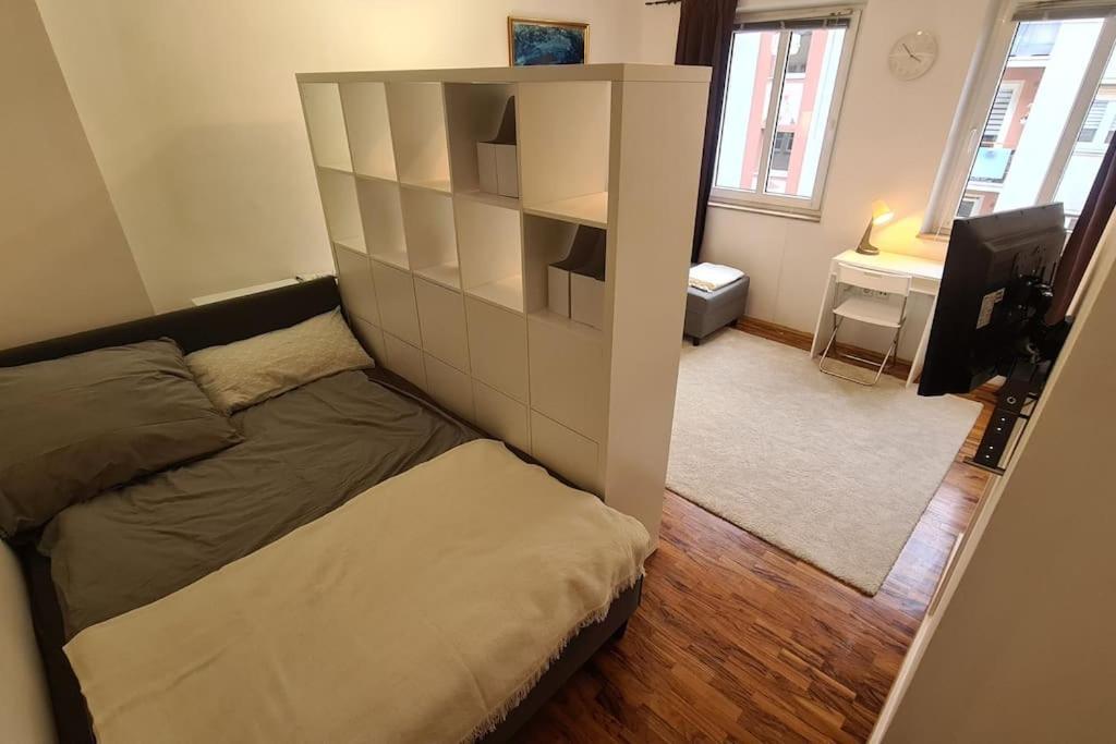 Apartment Cozy Right Next To The Castel